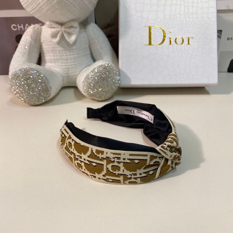 CHRISTIAN DIOR